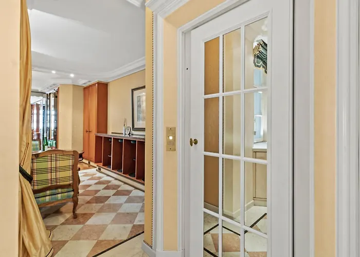 Feel History & Enjoy Luxury Appartement