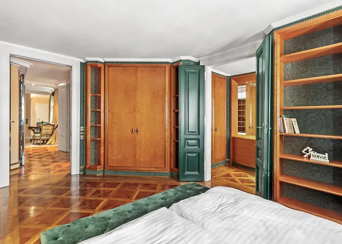 Feel History & Enjoy Luxury