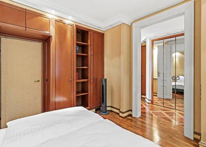 Feel History & Enjoy Luxury Appartement