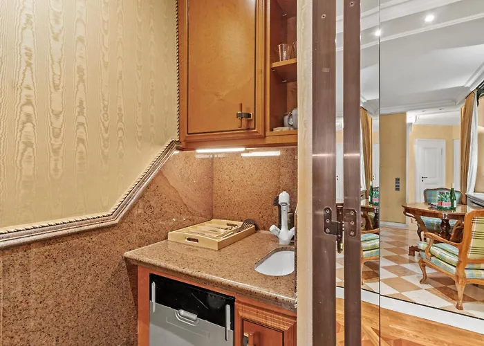 Feel History & Enjoy Luxury Appartement *